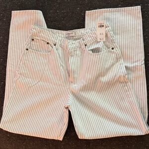 NWT Abercrombie & Fitch - The Loose High Rise Striped Jeans - Size 8